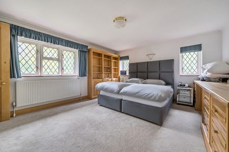 Holmdene Avenue Mill Hill NW7 - Photo 5