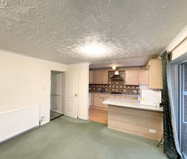 Frensham Court, Hedge End, Southampton - Photo 1