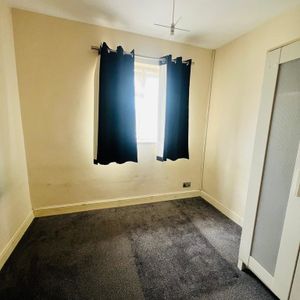 Kimberely Close | Luton | LU4 0SH - Photo 2