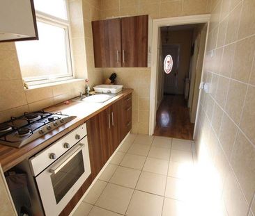 3 bedroom semi-detached house to rent - Photo 4