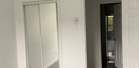 Condo 4 1/2 bord du fleuve rénove à louer ou vendre - Photo 2