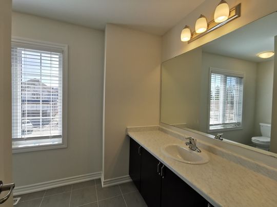 For Lease - 425 Beechwood Forest Lane, Gravenhurst, Ontario - Photo 1