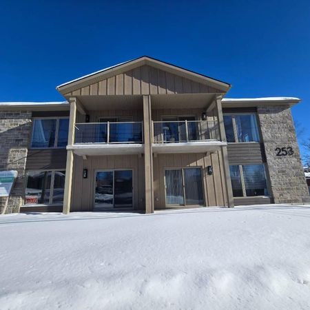 ✨ 4 ½ style condo haut de gamme – Warwick – Disponible maintenant ✨ - Photo 3