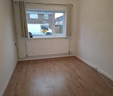 2 Bedroom Family Let - Photo 3