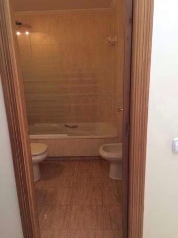 Avinguda de l'Institut Obrer de València, Valencia, Valencian Community 46013 - Photo 3