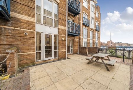 1 Bed Flat, Windsor Court, SE16 - Photo 4