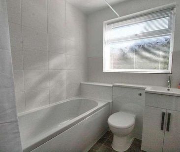 Fairfield Avenue, Bollington, SK10 - Photo 5