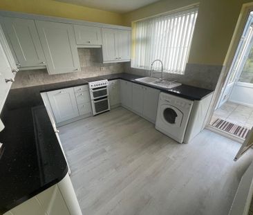 4 bedroom detached bungalow to rent - Photo 5