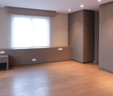 Kwalitatief afgewerkte villa met ruime garage en tuin | Gentsesteenweg - Foto 5