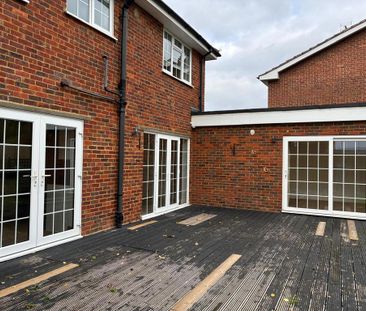 4 bedroom detached house to rent - Photo 3