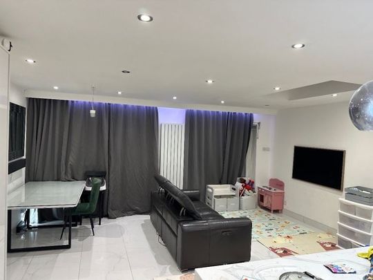 Room in a Shared House, Hillary Crescent, LU1 - Photo 1