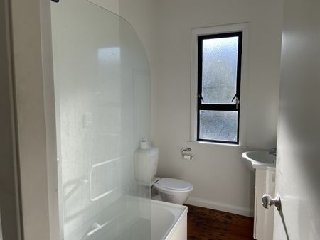 3 BEDROOM FAMILY HOME! - Photo 5