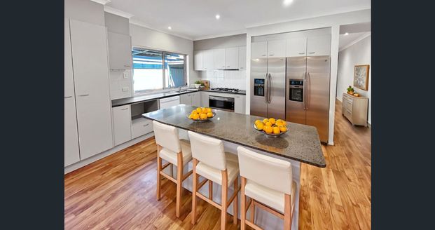 Huge Family Home - Photo 1