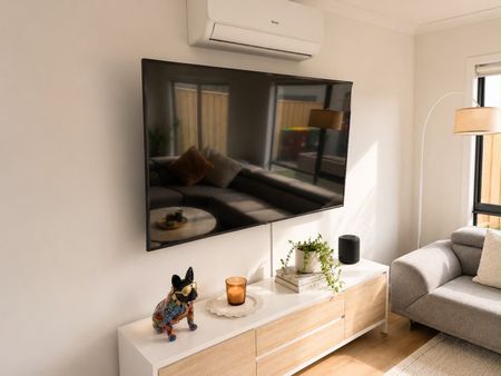 Cranbourne East - Photo 2