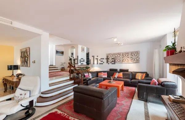 Alquiler de casa o chalet independiente en Urbanizacion Rio Verde Playa, 64 a - Photo 1