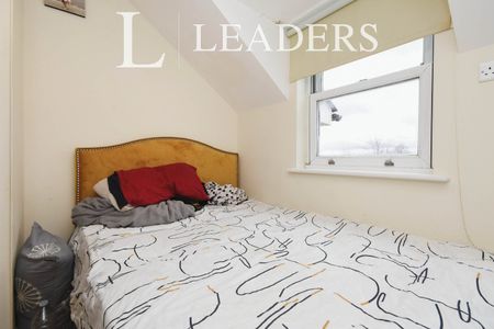 2 bedroom apartment to rent Great Havers Court, Elizabeth Road, Bishops Stortford, CM23 - Photo 2