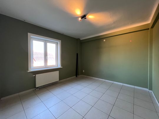 Ruim en lichtrijk appartement te huur in het hart van Belzele (Evergem) - Photo 1