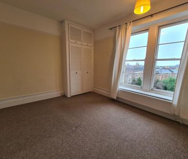 3 bedroom flat to rent - Photo 3