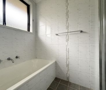 Stylish Family Home in a Peaceful St Helens Park Pocket - Photo 6