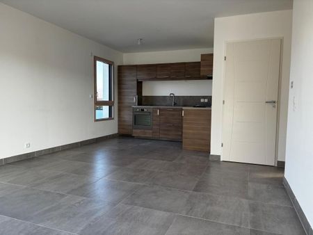 Location Appartement 2 pièces 46m² ANNECY LE VIEUX 74940 - Photo 3