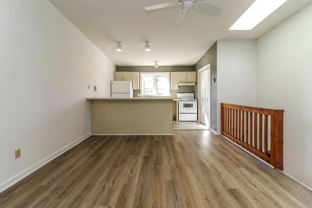 For Lease - 22 DAWSON Drive Unit# 534, Collingwood, Ontario - Photo 3