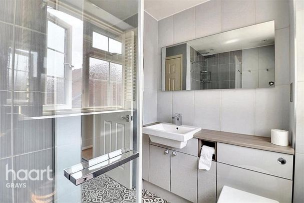 3 bedroom end of terrace house to rent - Photo 1