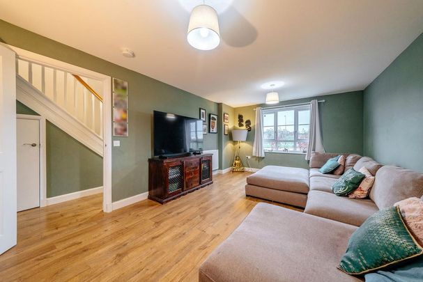 4 bedroom detached house to rent - Photo 1