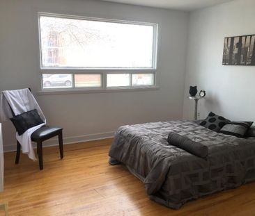 4 1/2 situé à Ste-Foy, A/C, Internet, stationnement - Photo 2