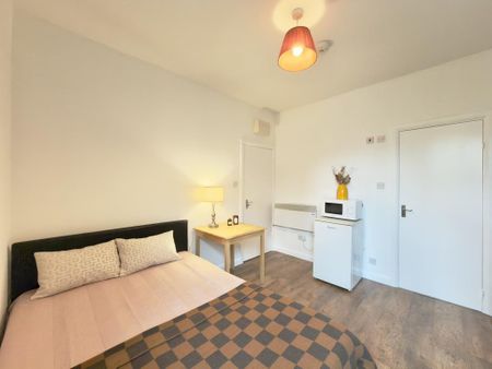 Studio to rent - Photo 2