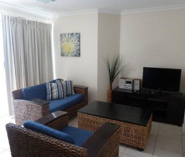Partly Furnished Top Floor unit close to the hospital - Photo 4