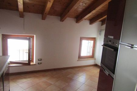 Mansarda via Sengio, Centro, Sant'Ambrogio di Valpolicella - Foto 4