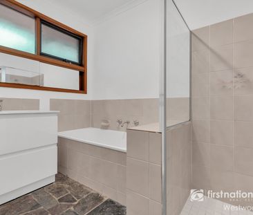 Heir To The Throne! - Photo 3