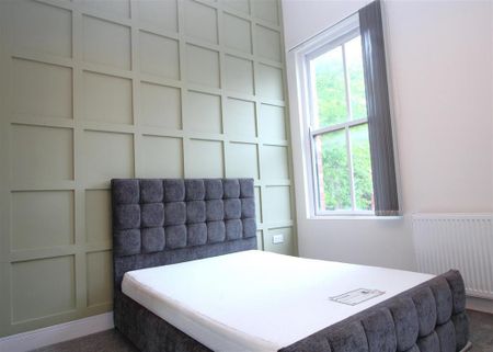 1 bedroom in a house share to rent - Photo 2