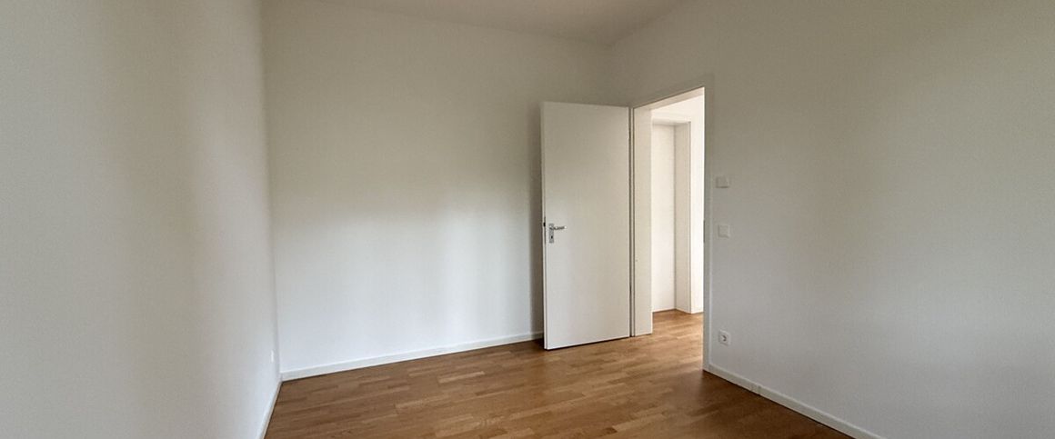 Attraktive Doppelhaushälfte mit zwei Terrassen, Garten und voll ausgebautem Dachstudio - Foto 1