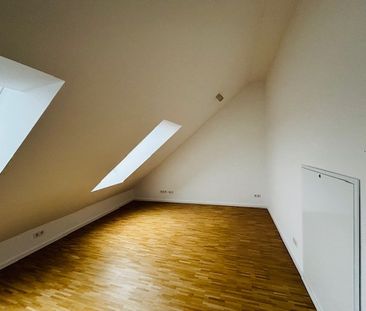 Helle 2-Zimmer-Dachgeschosswohnung in Arheilgen ab sofort frei - Foto 1