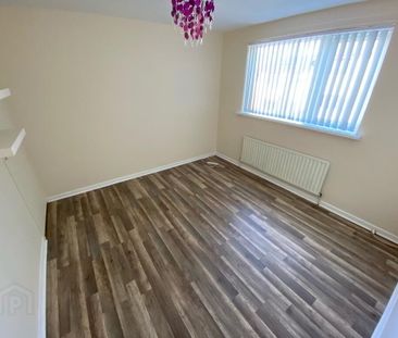 66 Hillhall Park, Lisburn, BT27 5DE - Photo 3