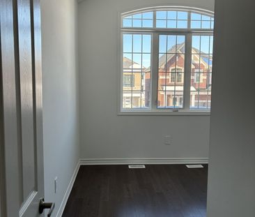 For Lease - 9 Moss Drive, Markham, Ontario - Photo 1