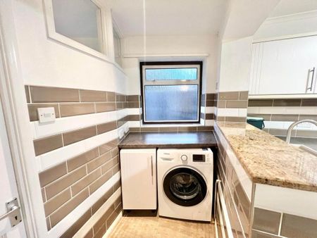 3 bedroom semi-detached house to rent - Photo 5