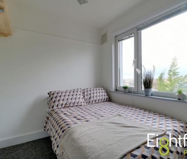 5 bedroom end of terrace house to rent - Photo 1