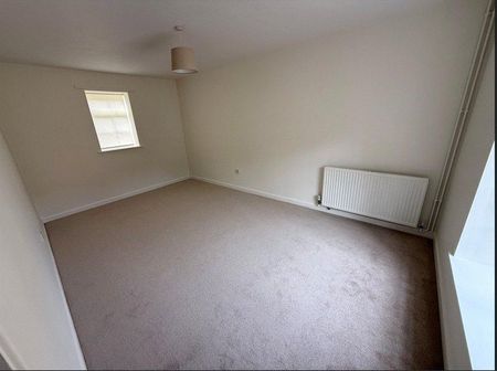 4 bedroom detached house to rent - Photo 2