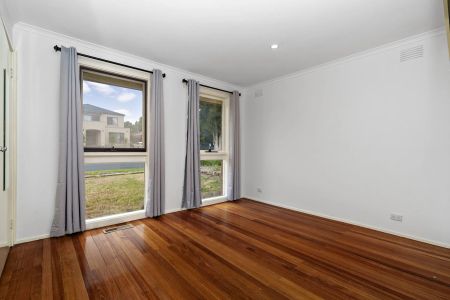 12 Argyle Way, Wantirna South. - Photo 5