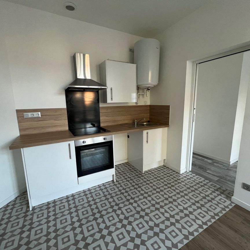 BEL APPARTEMENT F1 BIS AU COEUR DU CENTRE VILLE - Photo 1