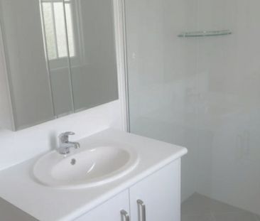 398 Mayers Street, Edge Hill QLD 4870 - House For Rent | Domain - Photo 6