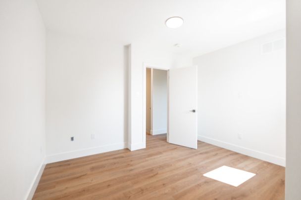 For Lease - 7 Earnscliffe Road Unit# 6, Toronto, Ontario - Photo 1