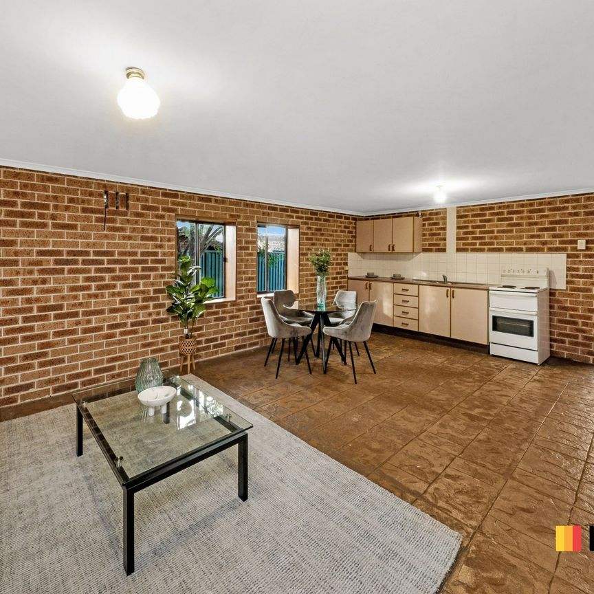 Spacious Family Home in Prime Padstow - Photo 1