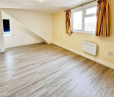 Thorney Mill Road, Iver, Buckinghamshire, SL0 - Photo 1