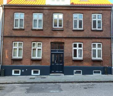 2 værelses lejlighed på 68m2 med altan - Photo 1