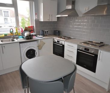 1 bedroom Flat To Let - Photo 3