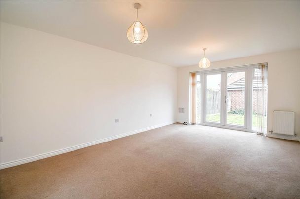 4 bedroom semi-detached house to rent - Photo 1