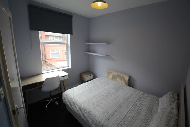 Hartley Grove, Woodhouse, LS6 2LD, Leeds - Photo 1